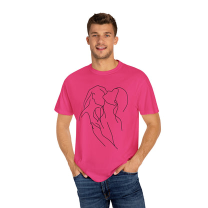 Lesbian Minimal Line art for Women Line Art Kiss shirt Kiss Women T-shirt for women