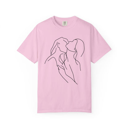 Lesbian Minimal Line art for Women Line Art Kiss shirt Kiss Women T-shirt for women