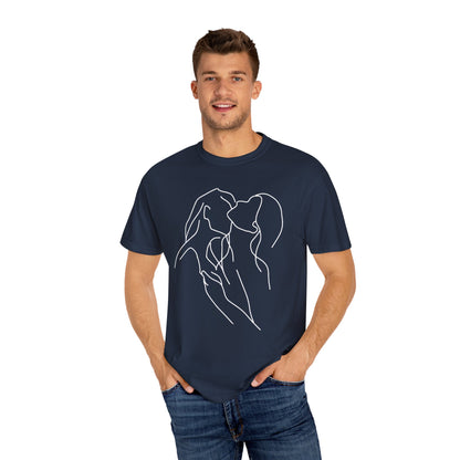 Lesbian Minimal Line art for Women Line Art Kiss shirt Kiss Women T-shirt for women